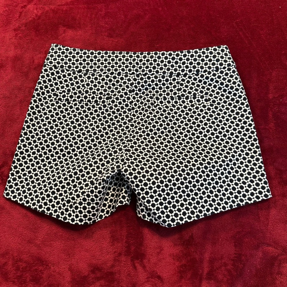 J.Crew Black White Geometric Tile Print Stretch Shorts Side Zip Womens Size 2 - Picture 8 of 8